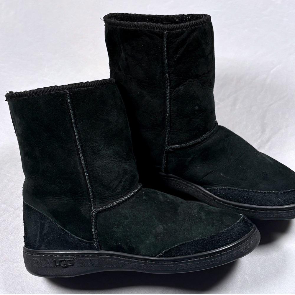 UGG Australia Ultimate Short Boots Men M12 Black Suede Shearling Fur